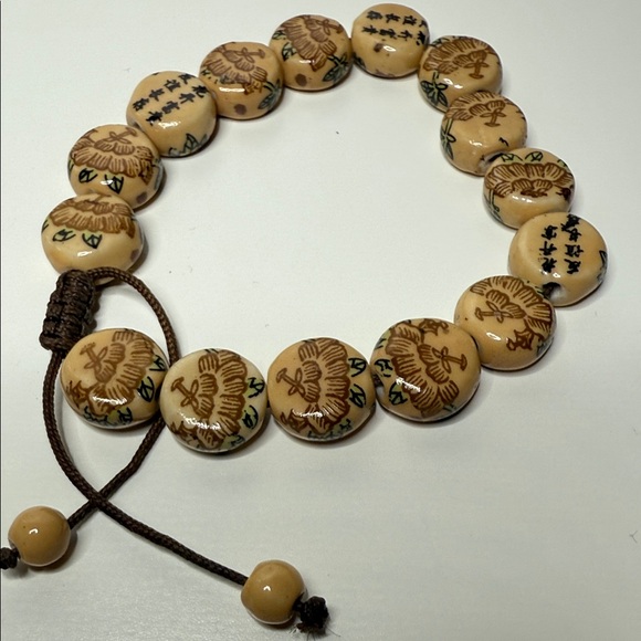 Adjustable Tan Beaded Bracelet with Intricate Chinese calligraphy friendship - Picture 2 of 9